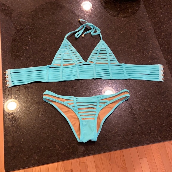 Beach Bunny Other - Beach Bunny Aqua Two Piece